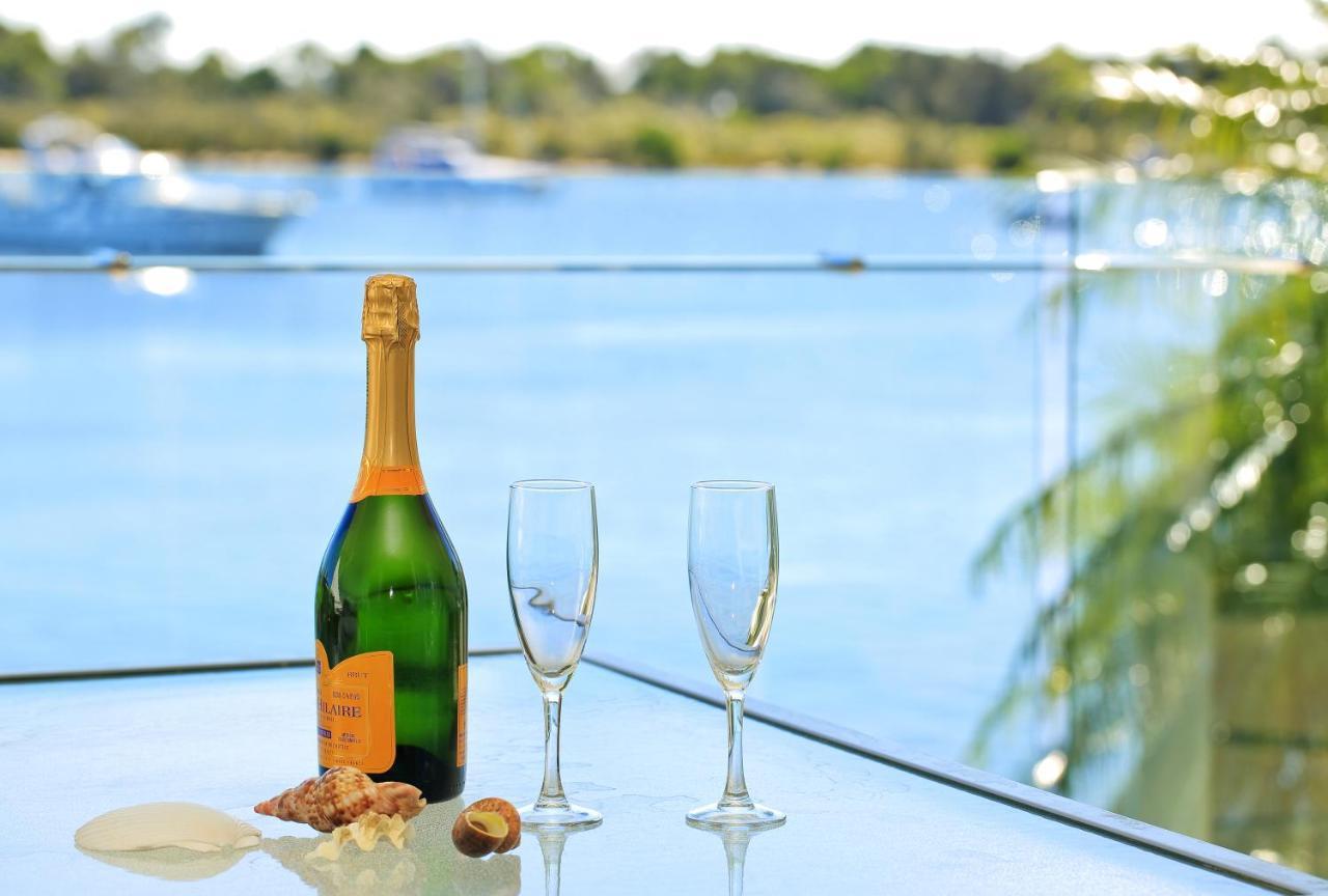 Noosa Quays Waterfront Accomodation Extérieur photo