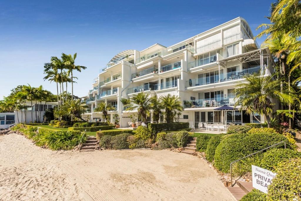Noosa Quays Waterfront Accomodation Extérieur photo